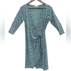 Vintage Maggy L Wrap Dress Blue Leaves Falling Over Brown Background Petite